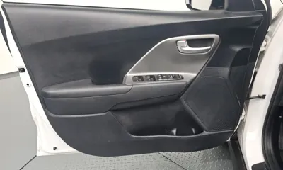 Kia Niro 2023, 69216 км, за 64705.95 USD - фото 24