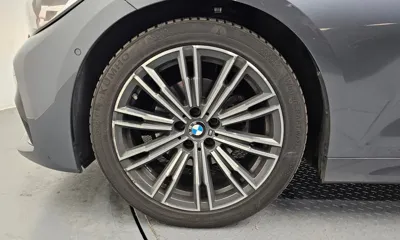 BMW 3-Series 2021, 92435 км, за 17841.1 USD