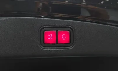 Mercedes-Benz E-Class 2020, 63741 км, за 28817.12 USD - фото 28