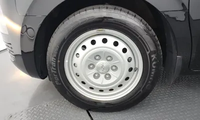 Hyundai Staria 2025, 20438 км, за 15754.23 USD