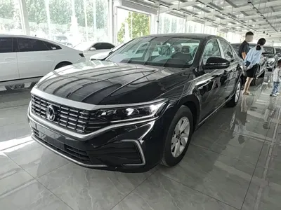 Volkswagen 帕萨特插电混动 2026, 100 км, за 20064.82 USD