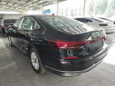Volkswagen 帕萨特插电混动 2026, 100 км, за 20064.82 USD