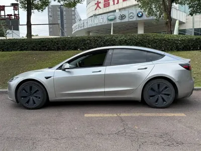Tesla Model 3 2024, 47000 км, за 24767.44 USD