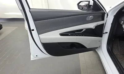 Hyundai Avante 2022, 96124 км, за 11815.68 USD - фото 24