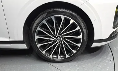 Hyundai Grandeur 2023, 39558 км, за 26958.38 USD