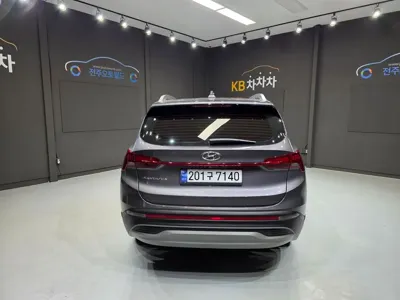 Hyundai Santafe 2022, 27627 км, за 17226.8 USD