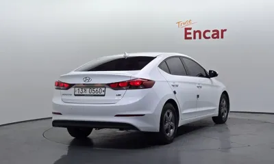 Hyundai Avante 2016, 85717 км, за 5667.76 USD