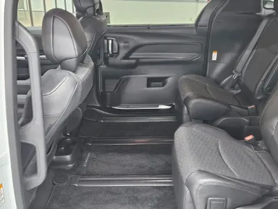 Toyota Sienna 2025, 3547 км, за 43277.17 USD - фото 15