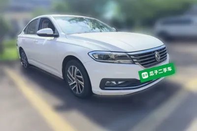 Volkswagen Lavida 2022, 29700 км, за 9587 USD