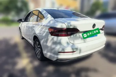 Volkswagen Lavida 2022, 29700 км, за 9587 USD