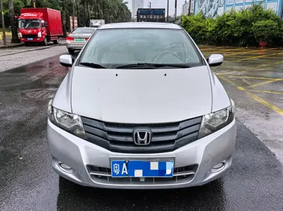Honda City Classic 2011, 70000 км, за 2324.85 USD