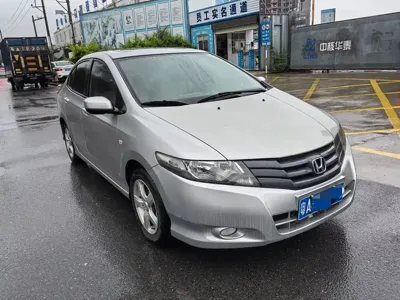 Honda City Classic 2011, 70000 км, за 2324.85 USD