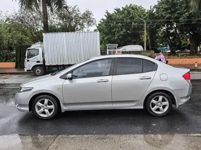 Honda City Classic 2011, 70000 км, за 2324.85 USD