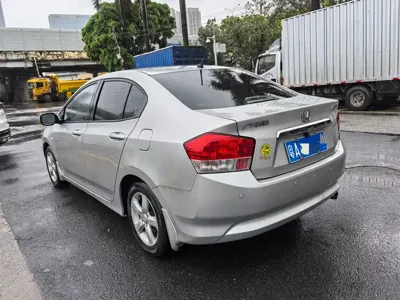 Honda City Classic 2011, 70000 км, за 2324.85 USD