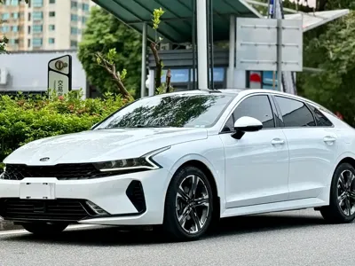 Kia K5 2021, 110000 км, за 8233.8 USD