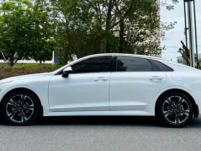 Kia K5 2021, 110000 км, за 8233.8 USD
