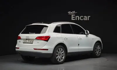 Audi Q5 2010, 165122 км, за 3893.91 USD