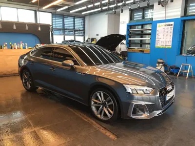 Audi A5 2021, 93000 км, за 19014.49 USD