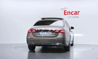 Mercedes-Benz E-Class 2025, 12050 км, за 39621.92 USD