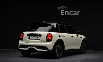 MINI Cooper 2022, 15057 км, за 16218.53 USD