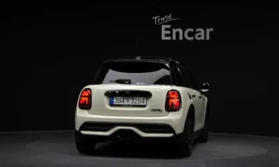 MINI Cooper 2022, 15057 км, за 16218.53 USD