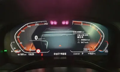 BMW X4 2023, 44902 км, за 28080.6 USD - фото 8