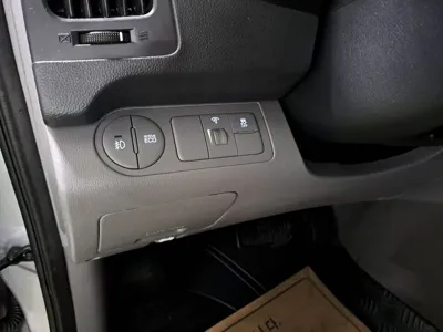 Hyundai Starex 2019, 66619 км, за 9888.12 USD - фото 12