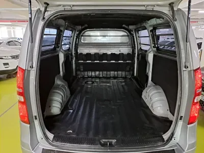 Hyundai Starex 2019, 66619 км, за 9888.12 USD - фото 16