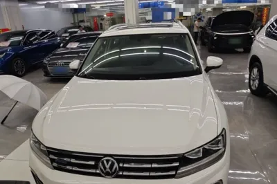 Volkswagen Tiguan L New Energy 2020, 86199 км, за 15722 USD