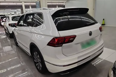 Volkswagen Tiguan L New Energy 2020, 86199 км, за 15722 USD