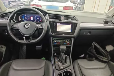 Volkswagen Tiguan L New Energy 2020, 86199 км, за 15722 USD - фото 12
