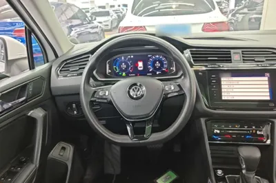 Volkswagen Tiguan L New Energy 2020, 86199 км, за 15722 USD - фото 13