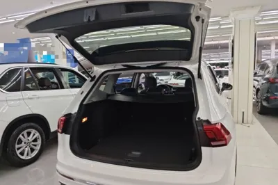 Volkswagen Tiguan L New Energy 2020, 86199 км, за 15722 USD - фото 22