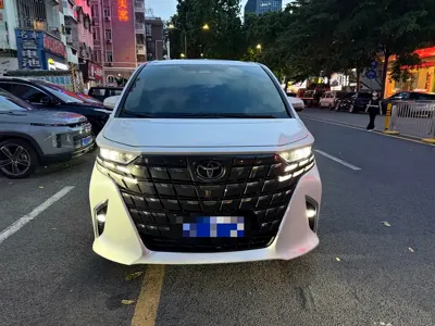 Toyota Alphard 2023, 54000 км, за 117388 USD