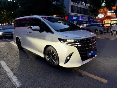 Toyota Alphard 2023, 54000 км, за 117388 USD