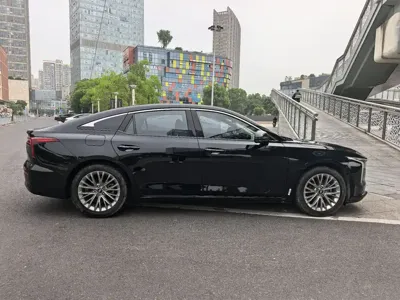 Bestune B70 2021, 20000 км, за 4057.88 USD
