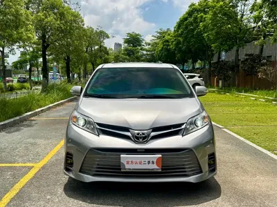 Toyota Sienna 2018, 130000 км, за 21715.53 USD