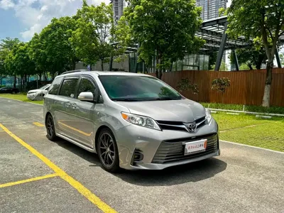 Toyota Sienna 2018, 130000 км, за 21715.53 USD