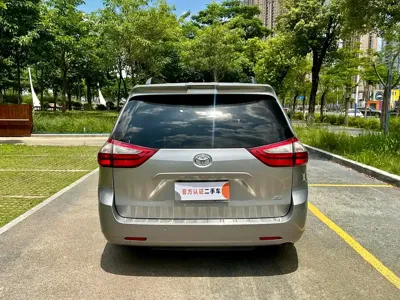 Toyota Sienna 2018, 130000 км, за 21715.53 USD