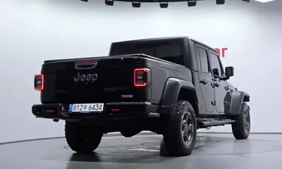 Jeep Gladiator 2021, 64771 км, за 25338.06 USD