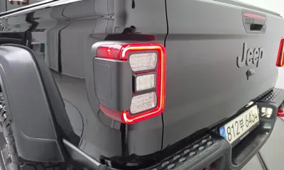 Jeep Gladiator 2021, 64771 км, за 25146.59 USD - фото 23