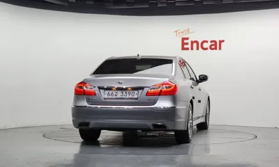 Hyundai Genesis 2012, 172204 км, за 2955.86 USD