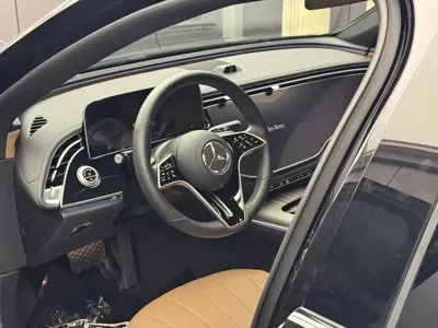 Mercedes-Benz E-Class 2025, 10000 км, за 47981.39 USD