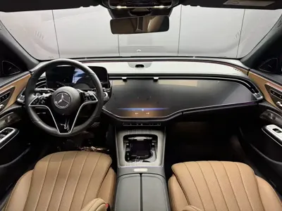 Mercedes-Benz E-Class 2025, 10000 км, за 47981.39 USD