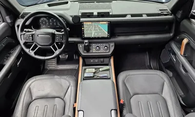 Land Rover Defender 2024, 25041 км, за 62475.6 USD - фото 7