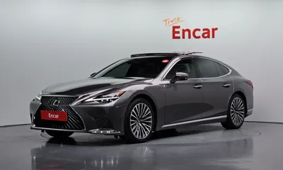 Lexus LS · 2024 год