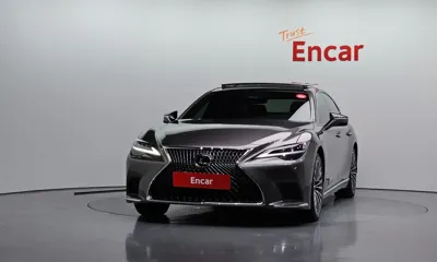 Lexus LS 2024, 4915 км, за 69706.88 USD