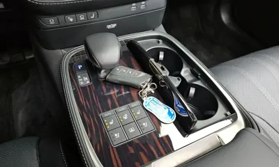 Lexus LS 2024, 4915 км, за 69706.88 USD - фото 9