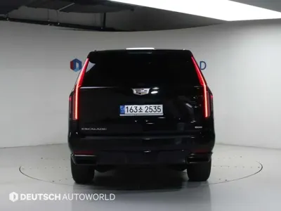 Cadillac Escalade 2023, 11598 км, за 64820.88 USD