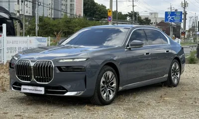 BMW 7-Series · 2023 год